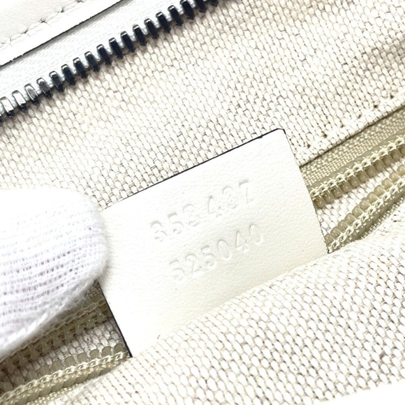 GUCCI Black Leather Shoulder Bag - Picture 15 of 16